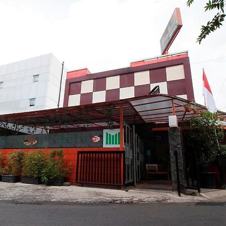 Mine Home Hotel Бандунг Екстериор снимка