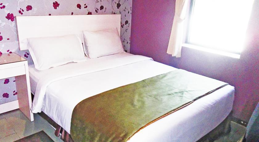 Mine Home Hotel Бандунг Екстериор снимка