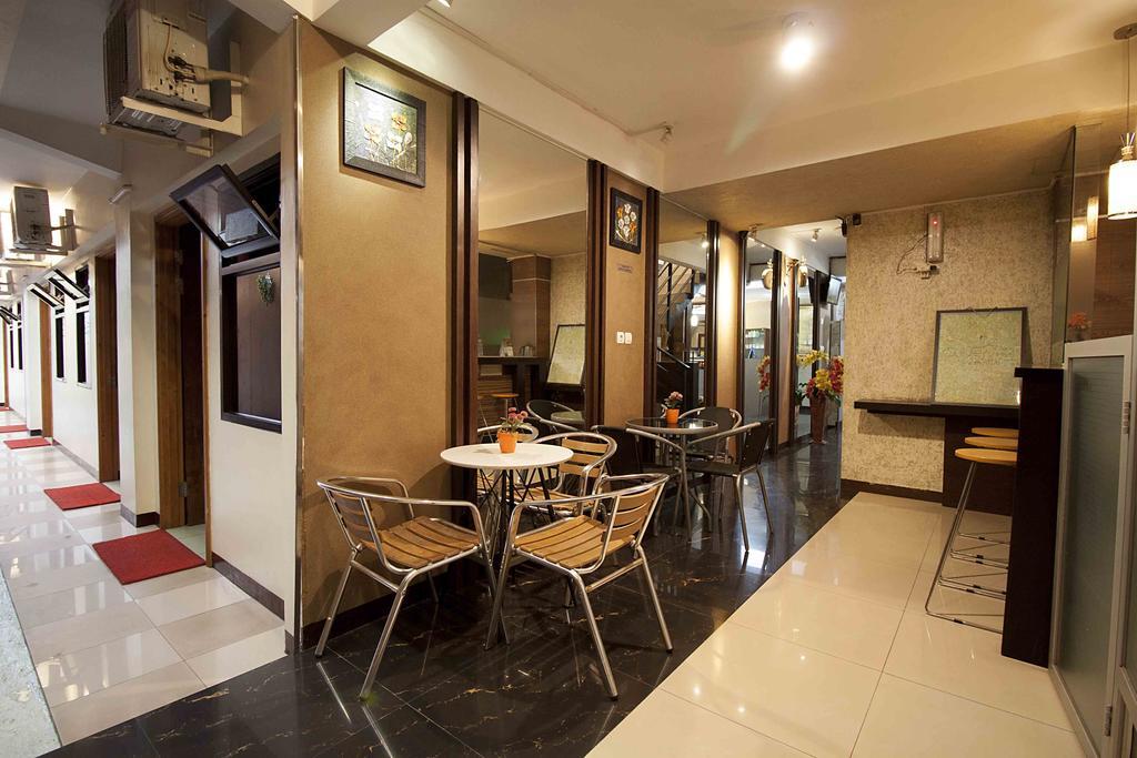 Mine Home Hotel Бандунг Екстериор снимка