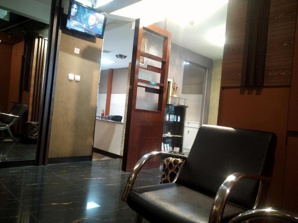 Mine Home Hotel Бандунг Екстериор снимка