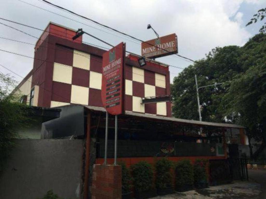 Mine Home Hotel Бандунг Екстериор снимка