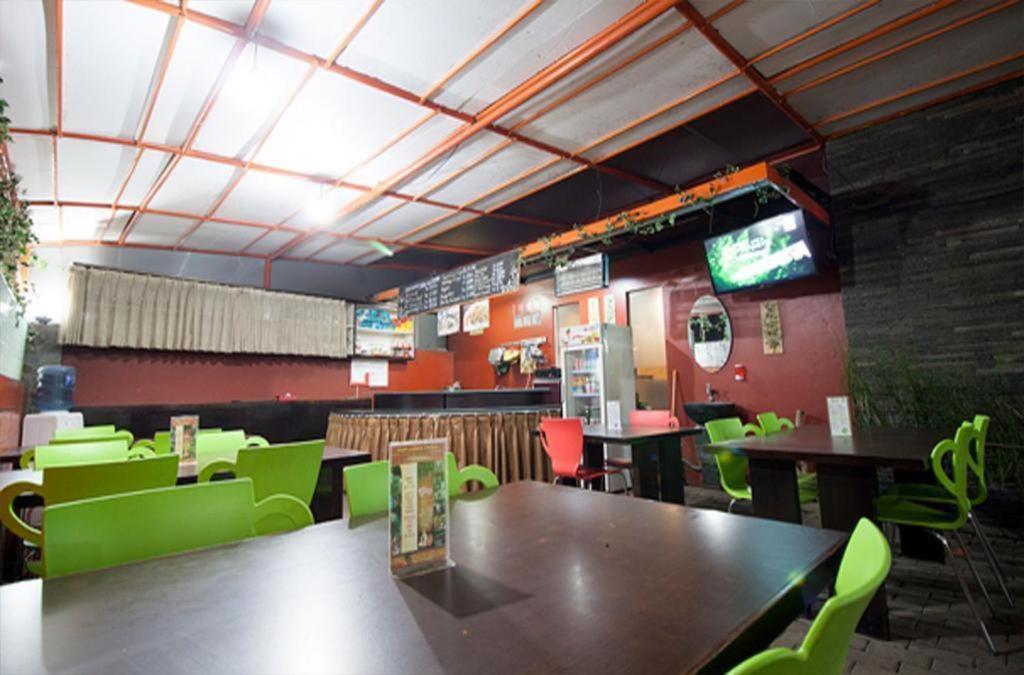 Mine Home Hotel Бандунг Екстериор снимка